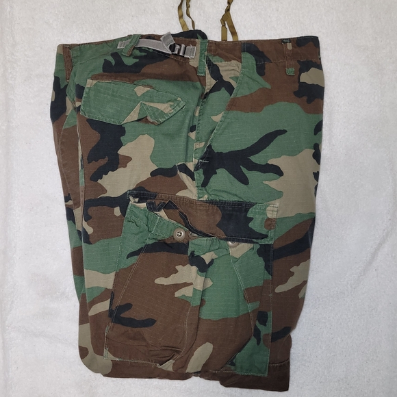 Camouflage Cargo Pants - Picture 11 of 12